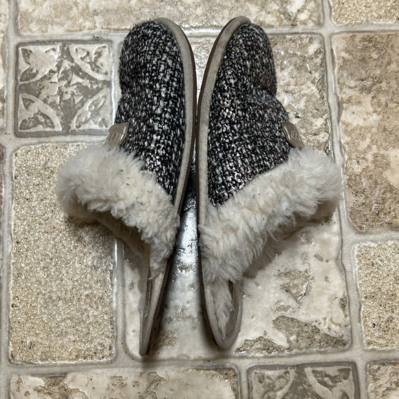 UGG Scuffette II - Picture 3 of 8